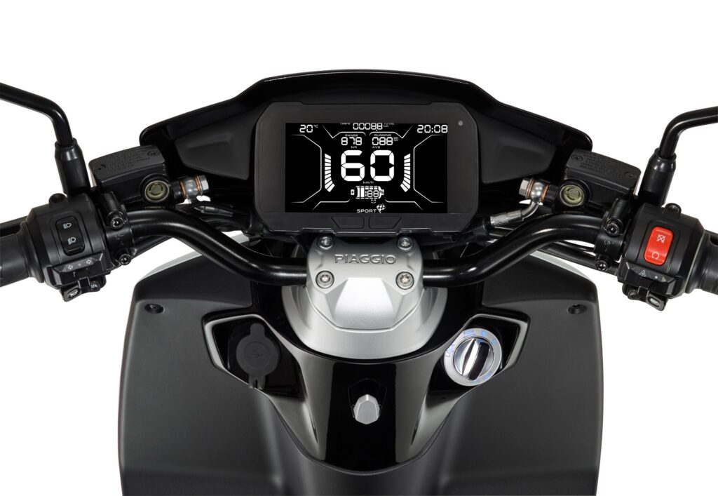 Piaggio ONE bianco postoguida gi